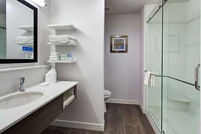 Hampton Inn & Suites Wichita/Airport