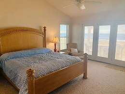 License To Chill 4 Bedroom Home by RedAwning