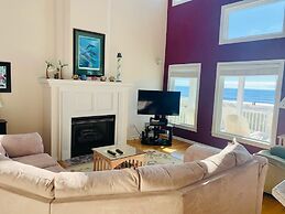 License To Chill 4 Bedroom Home by RedAwning