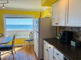 Summer Sandcastle 5 Bedroom Home by RedAwning
