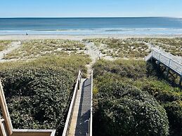 Summer Sandcastle 5 Bedroom Home by RedAwning
