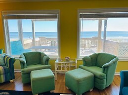 Summer Sandcastle 5 Bedroom Home by RedAwning