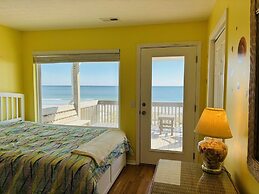 Summer Sandcastle 5 Bedroom Home by RedAwning