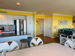Summer Sandcastle 5 Bedroom Home by RedAwning