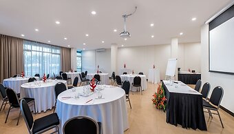 Tanoa International Dateline Hotel