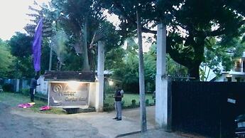 Water Garden Hotel