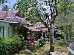 Victoria Cliff Hotel & Resort