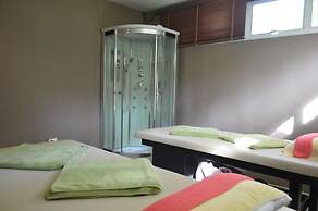 Victoria Cliff Hotel & Resort