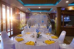 Victoria Cliff Hotel & Resort