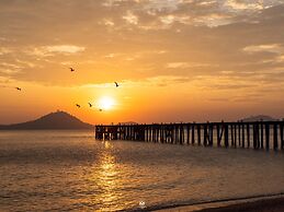 Victoria Cliff Hotel & Resort