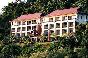 Victoria Cliff Hotel & Resort