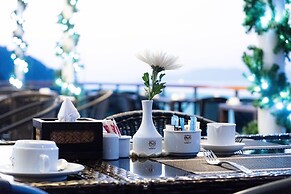 Victoria Cliff Hotel & Resort