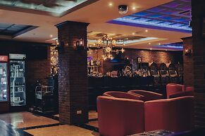 Victoria Cliff Hotel & Resort