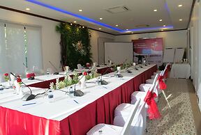 Victoria Cliff Hotel & Resort