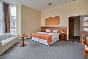 Apart Hotel Akropolis
