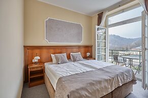 Apart Hotel Akropolis