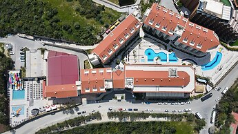 Ramada Hotel & Suites by Wyndham Kusadasi