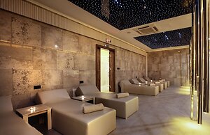 Ramada Hotel & Suites by Wyndham Kusadasi