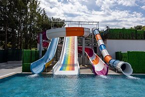 Ramada Hotel & Suites by Wyndham Kusadasi