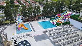 Ramada Hotel & Suites by Wyndham Kusadasi