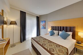 Ramada Hotel & Suites by Wyndham Kusadasi