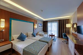 Ramada Hotel & Suites by Wyndham Kusadasi