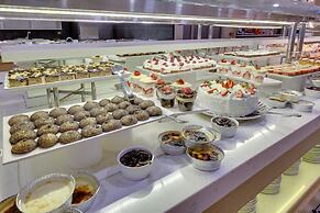 Ramada Hotel & Suites by Wyndham Kusadasi