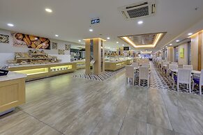 Ramada Hotel & Suites by Wyndham Kusadasi
