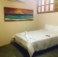 Casa Aura Beachfront Premium Hostel
