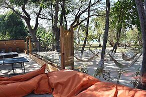 Casa Aura Beachfront Premium Hostel