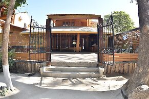 Casa Aura Beachfront Premium Hostel