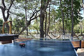 Casa Aura Beachfront Premium Hostel