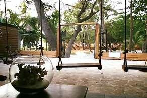 Casa Aura Beachfront Premium Hostel