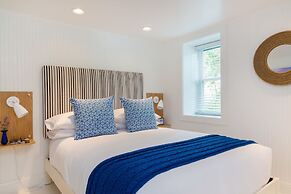 Blue - Inn on The Beach