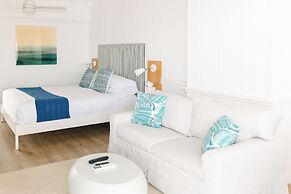 Blue - Inn on The Beach