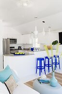 Blue - Inn on The Beach