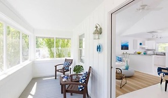 Blue - Inn on The Beach