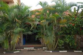 Victoria Travel Hotel