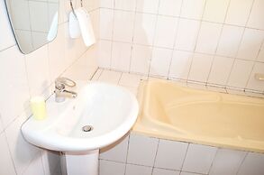 Victoria Travel Hotel