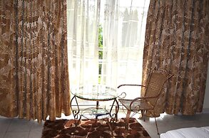 Victoria Travel Hotel