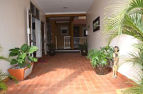 Victoria Travel Hotel