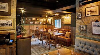 The Boathouse & Riverside Rooms