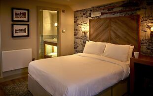 The Boathouse & Riverside Rooms