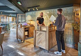 The Boathouse & Riverside Rooms