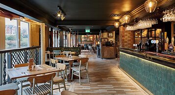 The Boathouse & Riverside Rooms