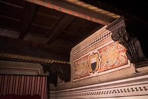 All'ombra della Torre