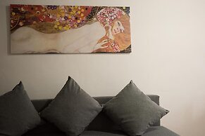 All'ombra della Torre