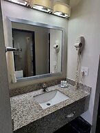 AmericInn by Wyndham Delafield-Waukesha-Milwaukee