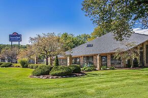 AmericInn by Wyndham Delafield-Waukesha-Milwaukee