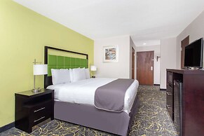 AmericInn by Wyndham Delafield-Waukesha-Milwaukee